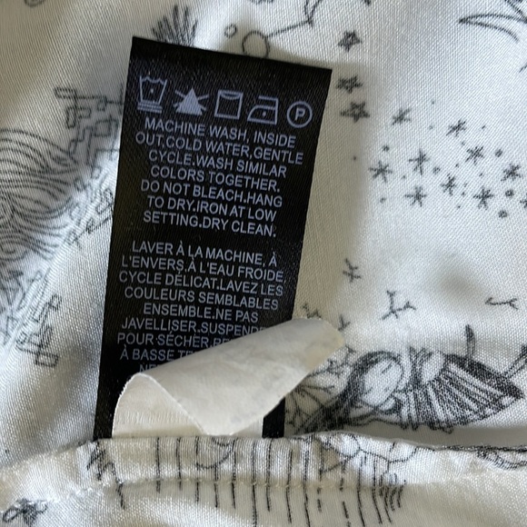 RW&CO Blouse Top White with black love motif print Size M - Picture 13 of 16